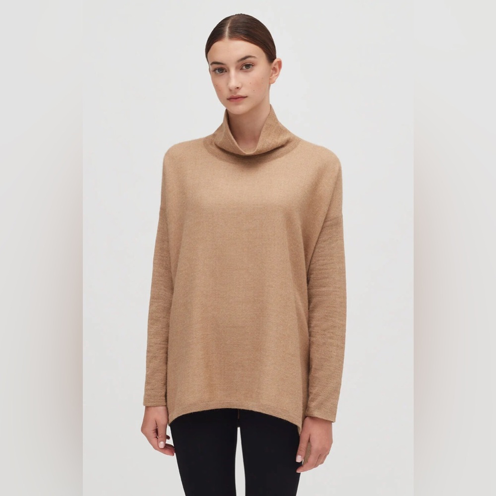Cuyana Alpaca Open-Back Turtleneck Sweater Sz S/M Camel